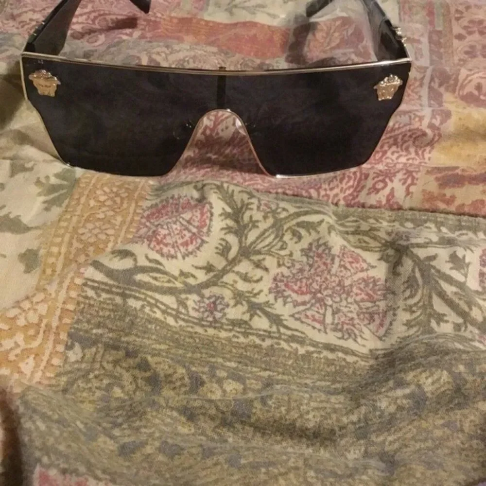 Large one piece Aviator Shades Driving beach Women Men Sunglasses Black Gold